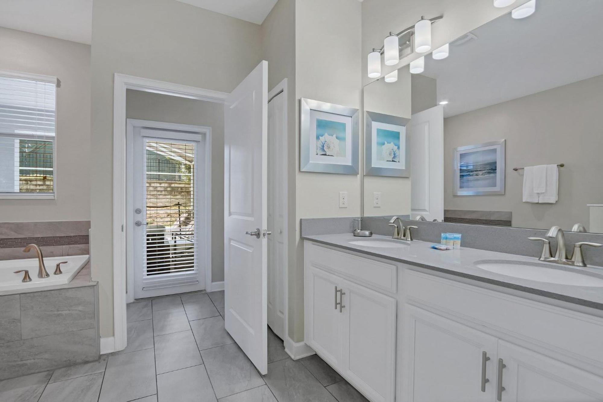 8Br Luxury - Sleeps 22 - Near Disney With Pool & Hot Tub! Davenport Dış mekan fotoğraf